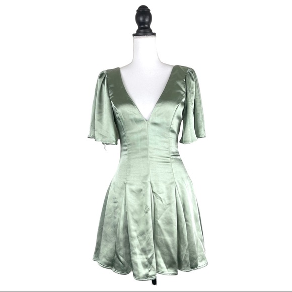 Lovers and Friends Brynlee Dress - Picture 2 of 12